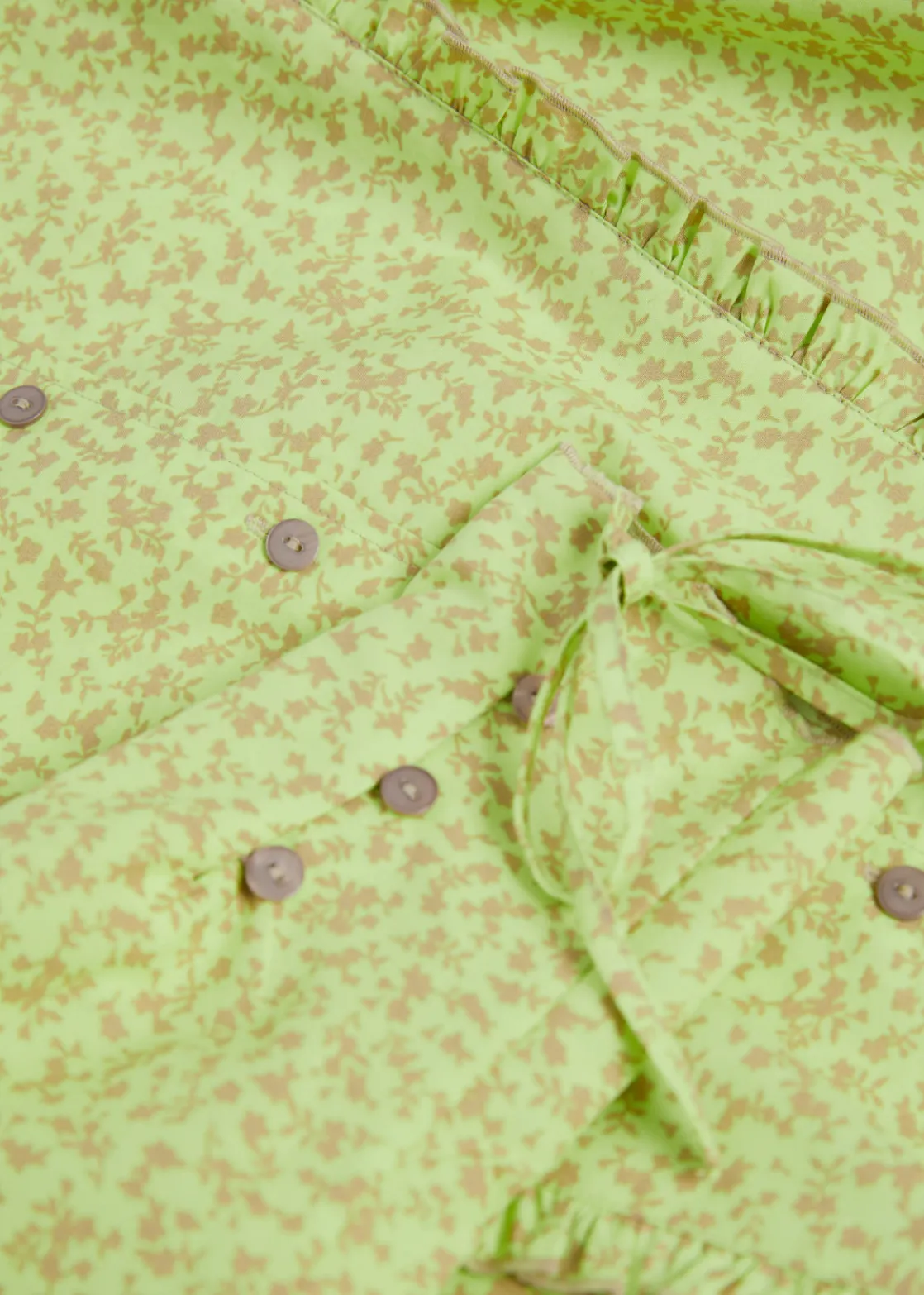 Voluminous Sleeve Frilled Blouse