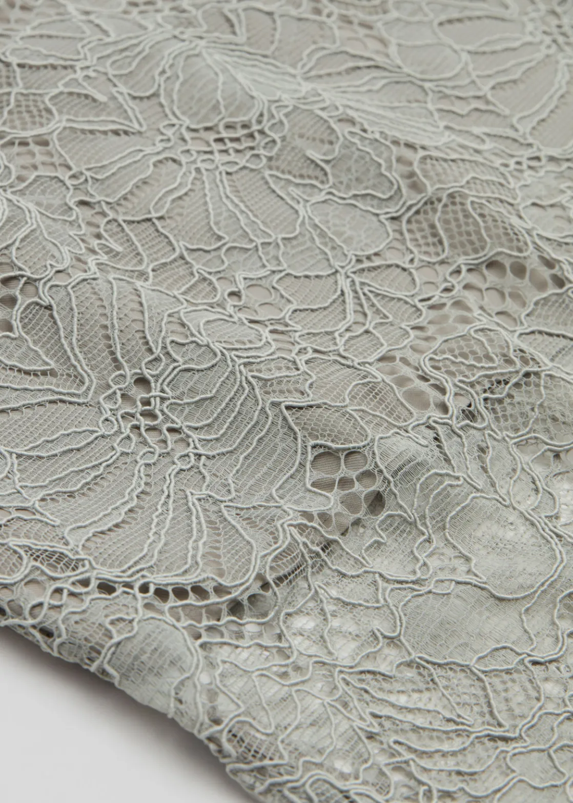 Decorative Lace Pencil Skirt