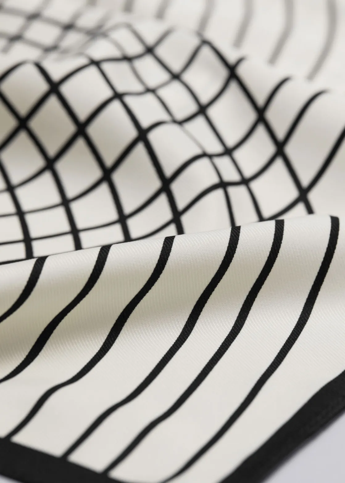 Graphic Print Square Scarf